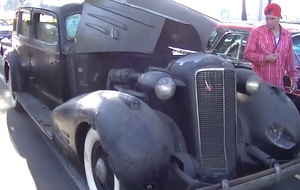 Gangsterský vůz z roku 1936 Gangsterský vůz z roku 1936