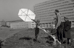 Viliam Přibyl, Pozor deti, šarkan letí, 1955